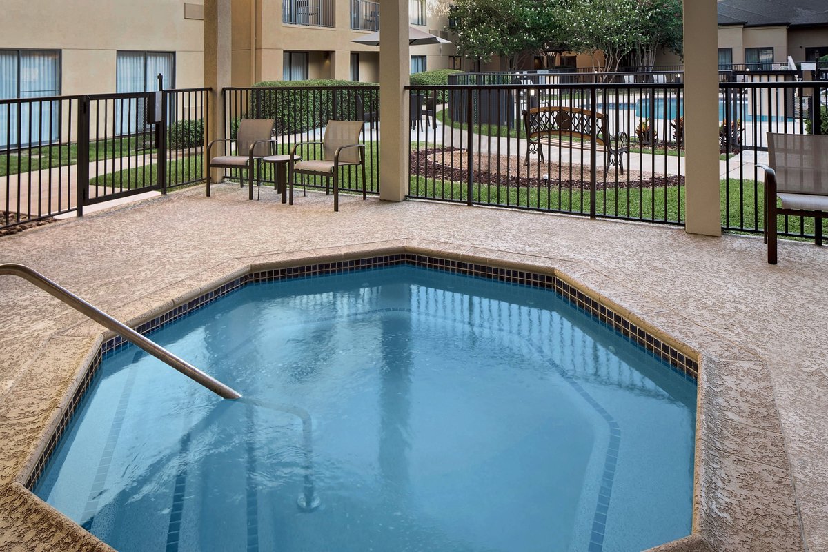 Courtyard by Marriott Houston Westchase Pool Pictures & Reviews ...