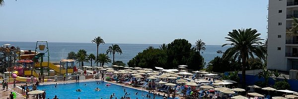 Un deseo hecho realidad: farolillos voladores en la playa: fotografía de  Hotel Guadalmina, Atalaya Isdabe - Tripadvisor