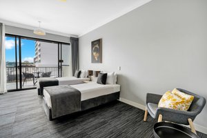 Room & Suite