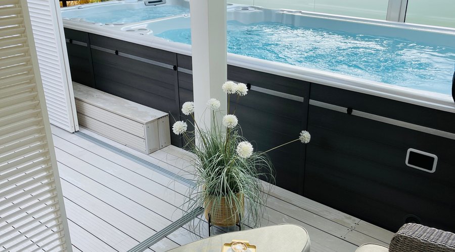 Swim spa and pergola