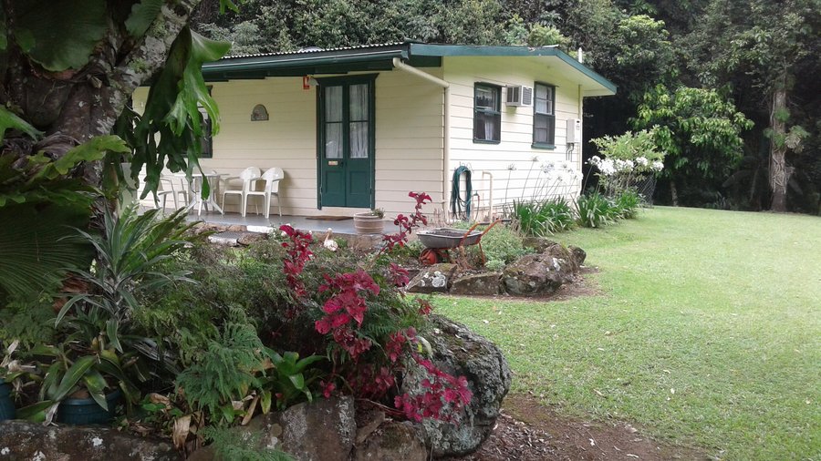 Rosella Cottage . Self contained .Two bedroom. Maximin four people. Air Con. Must book two nights. Price is $260.00 plus $100.00 bond. Call our reception to book. 07 5533 6174