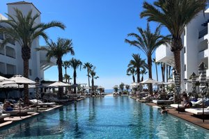 Piscina e praia