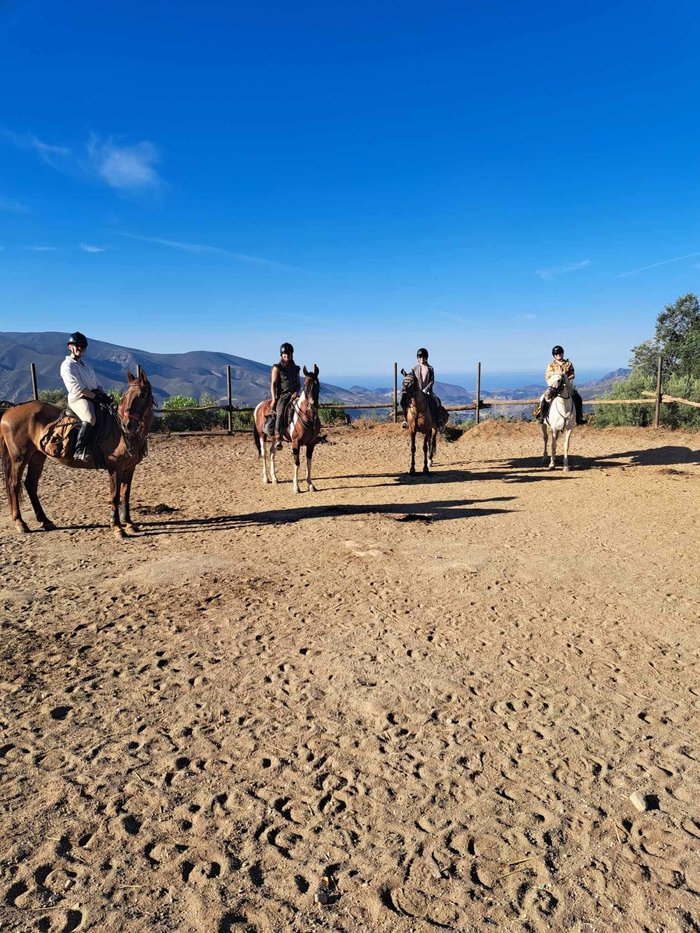 Imagen 10 de Caballo Blanco Horse Riding