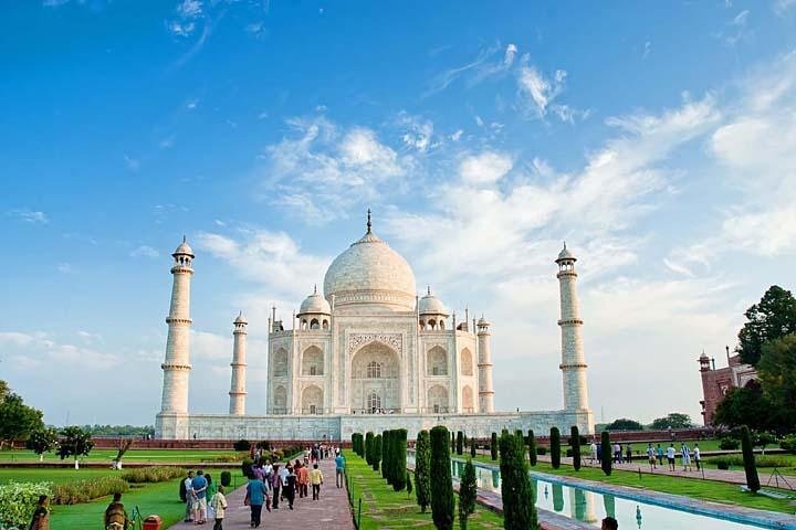 The Taj Mahal's Story of Love, Tragedy, and Betrayal | by Darren Weir |  Globetrotters | Medium