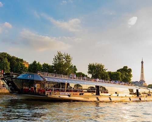 bateaux mouches dinner cruise paris