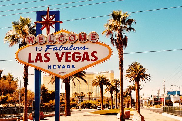 Welcome to Fabulous Las Vegas - Sed Bona  Vegas outfit, Las vegas outfit, Las  vegas outfits winter