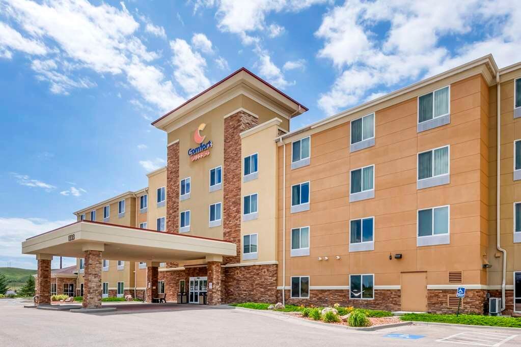 COMFORT SUITES CONFERENCE CENTER RAPID CITY $172 ($̶1̶8̶9̶) - Updated ...