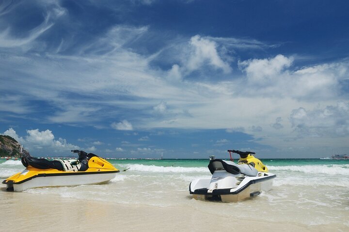 2024 Jetski rental in Saint-Martin provided by Caraibes Watersports