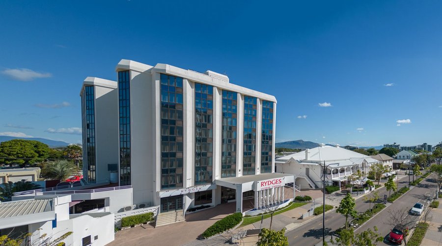 Exterior Hotel & Conference Centre