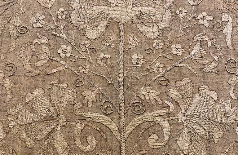 XVIII-XIXth century silk embroidery, typical for (the city of) Castelo Branco