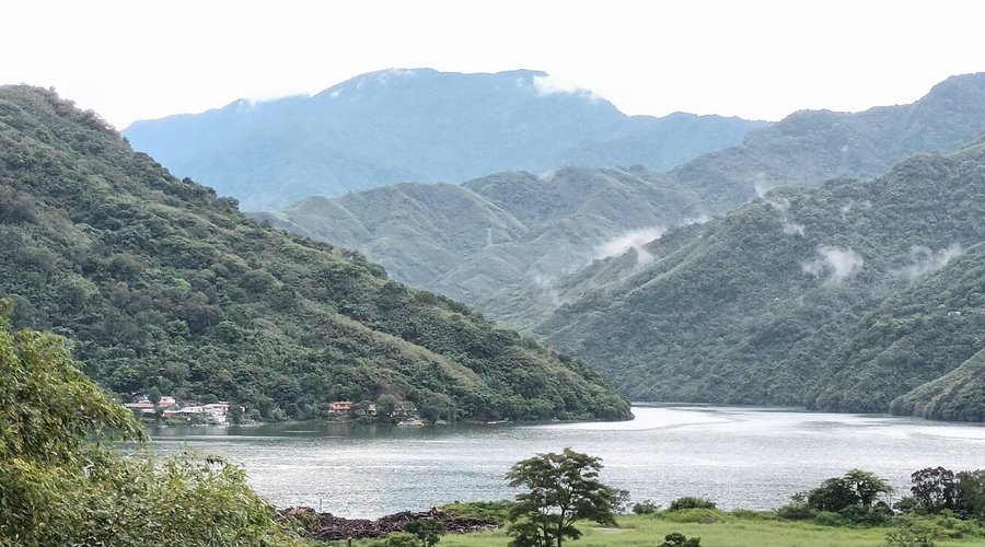 環湖公路一景