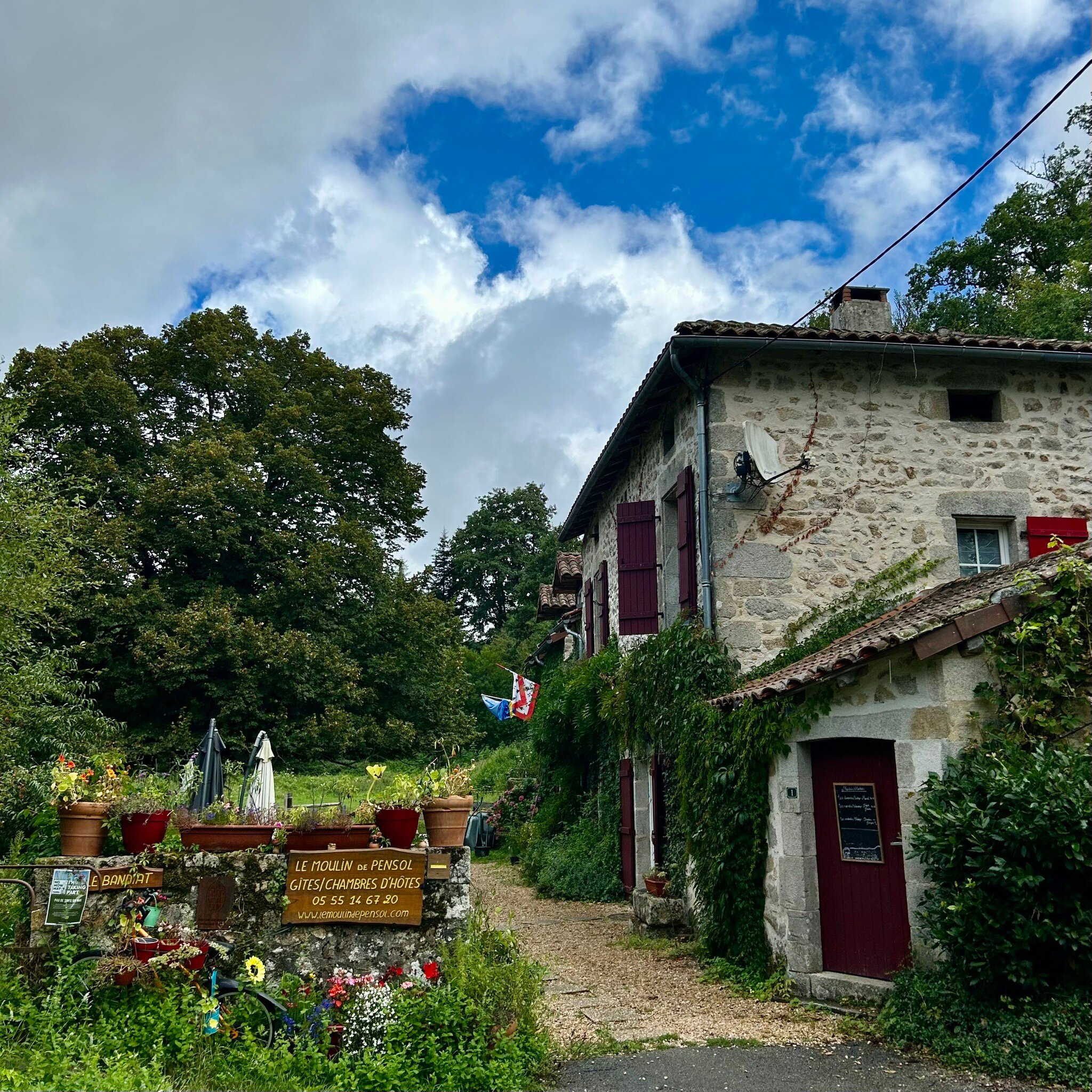 LE MOULIN DE PENSOL (Pensol, Frankrijk) - Foto's, Reviews En ...