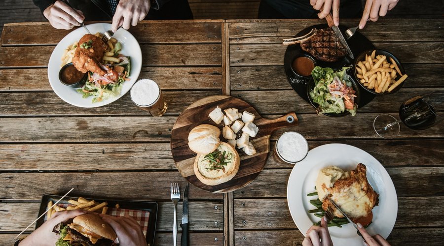 The Victoria Hotel, Wagga Wagga - Food & Drinks