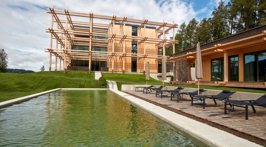 Bio-Pool Hotel BERGEBLICK mit SENSES House (Panorama-Sauna, Infrarotkabine) Terrassen-Deck Hotel BERGEBLICK