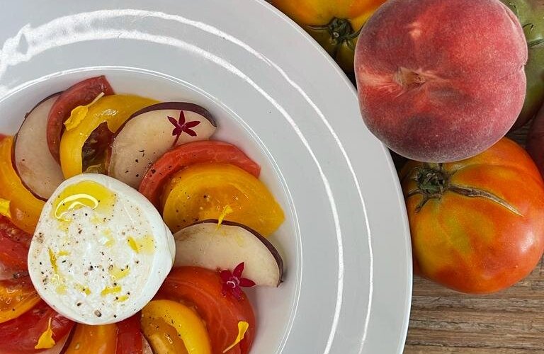 Tomate et Pêche Burrata 