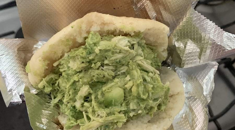 Arepa de Reina Pepiada de Pollo