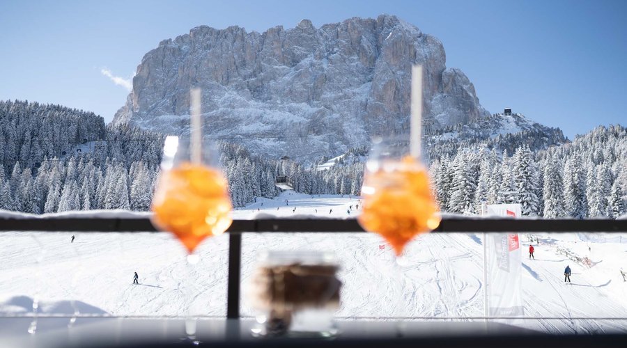 Panoramic terrace with view on the ski slope