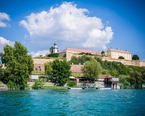 3 Fortresses - Serbian Insiders