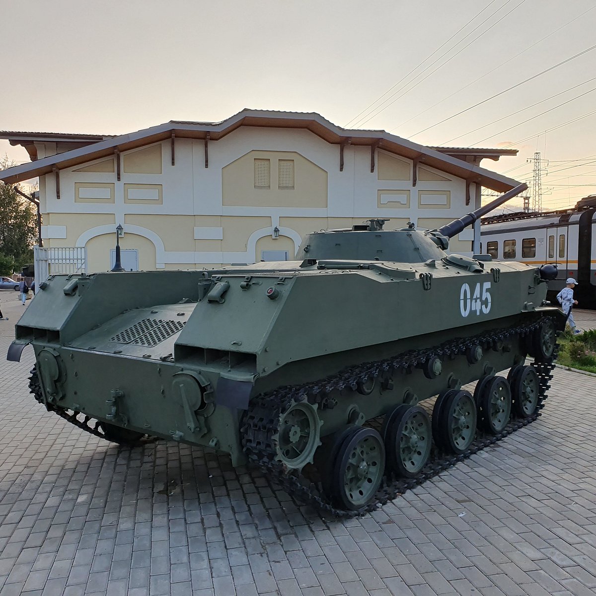 Памятник Боевой Машине Десанта БМД-1, Кубинка: лучшие советы перед  посещением - Tripadvisor