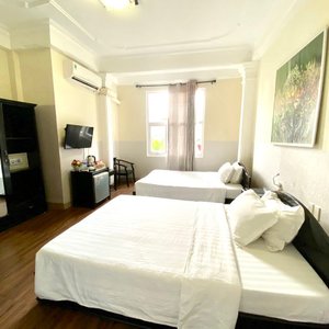 Jade Hotel, hotel in Hue