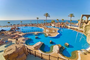 Piscina y playa