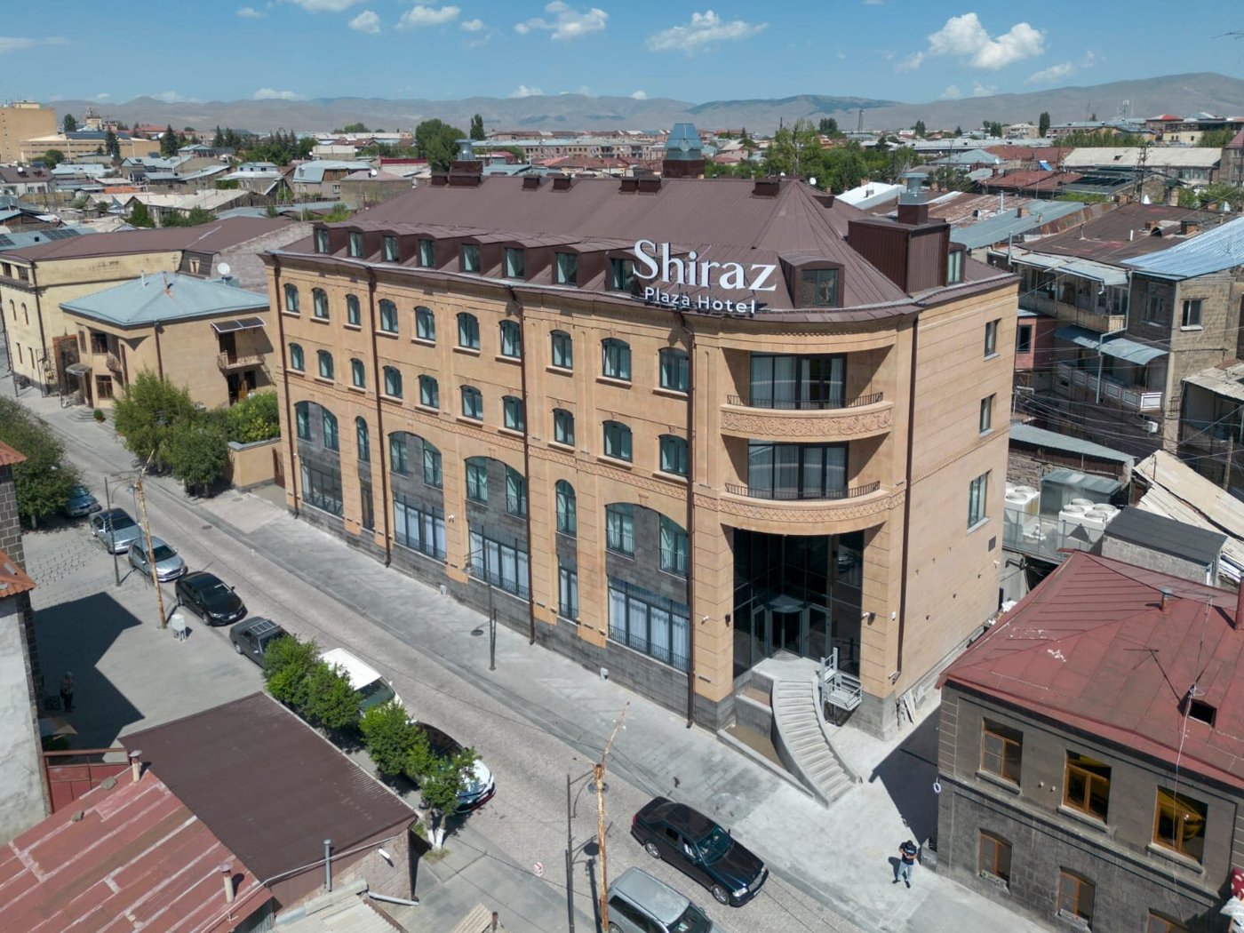 shiraz hotel gyumri spyur