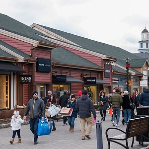 Tickets & Tours - Woodbury Common Premium Outlets, New York - Viator