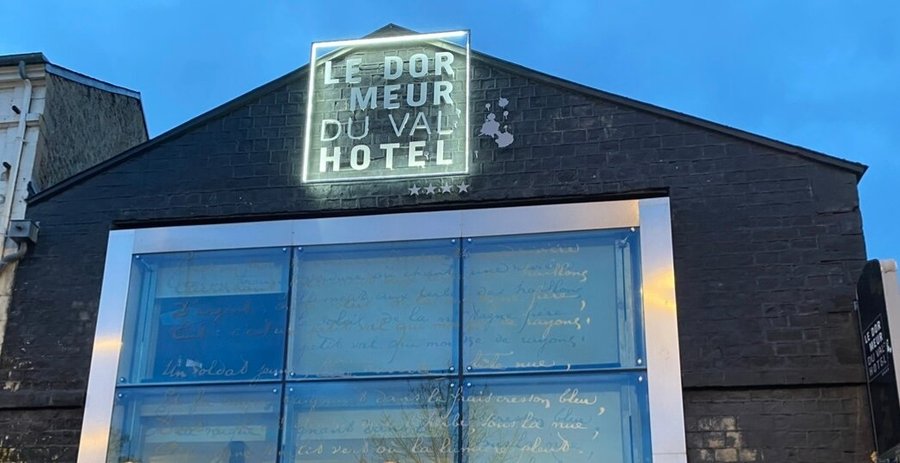 Façade de l'hôtel