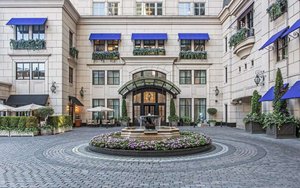 Waldorf Astoria Chicago in Chicago