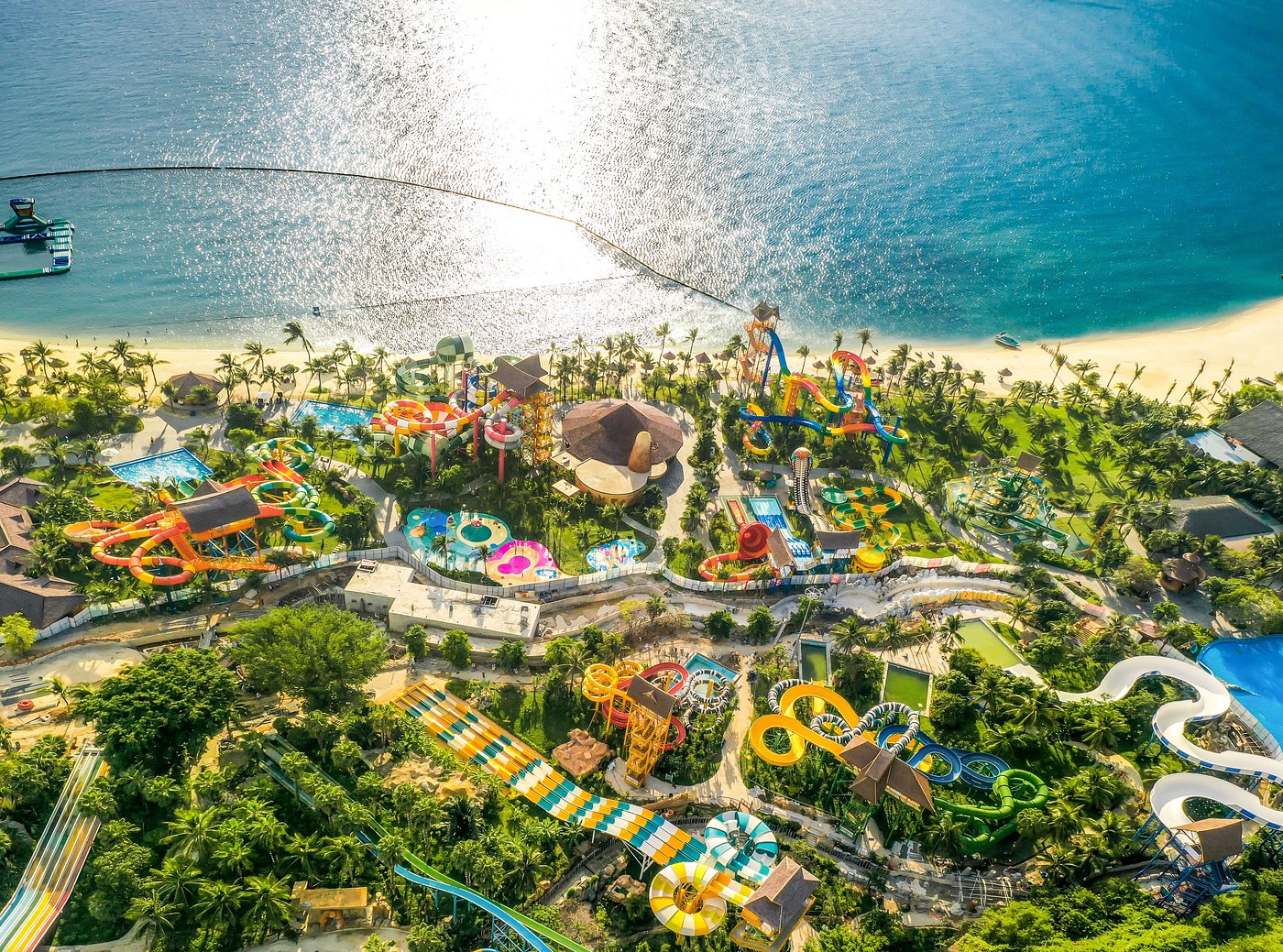 https://dynamic-media-cdn.tripadvisor.com/media/photo-o/2a/61/1a/b1/vinpearl-resort-nha-trang.jpg?w=1400&h=-1&s=1