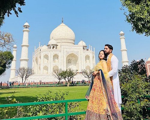 Tour privato di un giorno al Taj Mahal e Forte di Agra in treno superveloce, tutto incluso