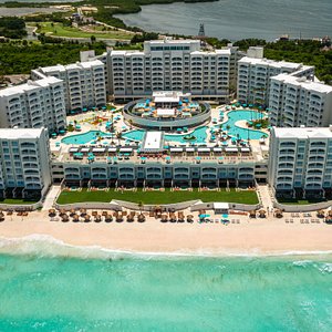 trip package to cancun