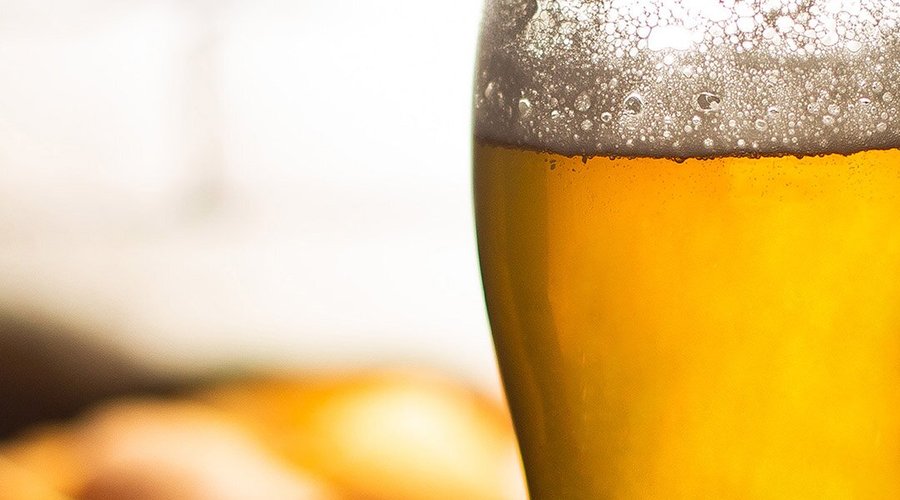 It's Beer o'clock now 🍻 Argonauton 8, Richa Nera 📍Myrina #amos #luxury #seaside #bar #restaurant #beachbar #myrina #lemnos
