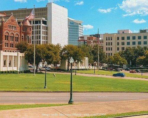 dallas downtown walking tour