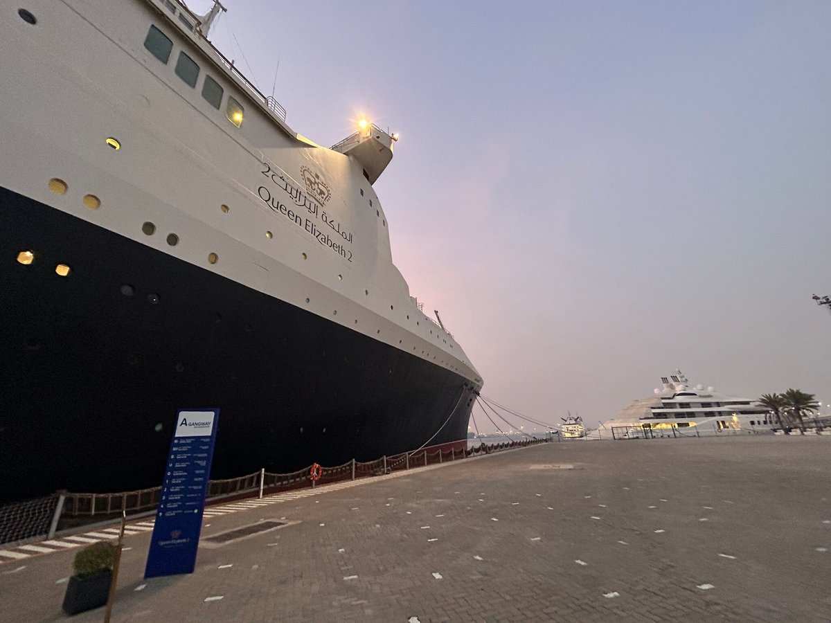 QUEEN ELIZABETH 2 (DUBAI, EMIRADOS ÁRABES): 2.837 fotos, comparação de  preços e avaliações - Tripadvisor