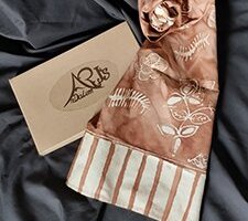 scarf Batik tulis ringkel
scarf batik dengan proses batik tulis dan ringkel (smoke) sangat bagus untuk pelengkap style anda