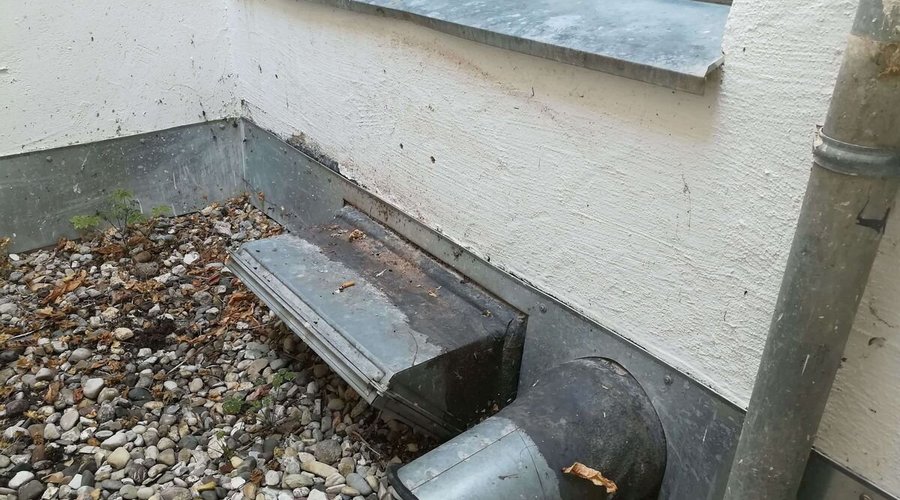 ... oder Stadtblick oder Blick auf den Innenhof" gebucht und bezahlt und dies hier bekommen.