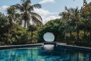 Pool & Beach