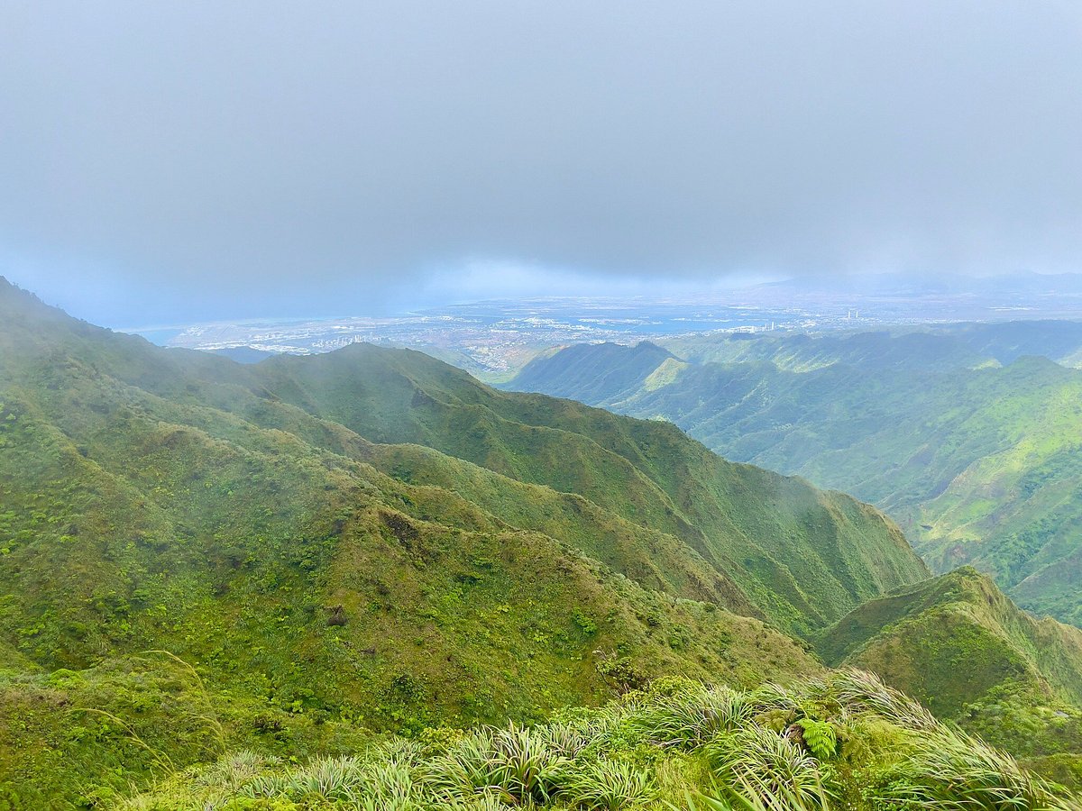 Viajar pra quê? - Haiku Stairs (Havaí, EUA) também conhecido como