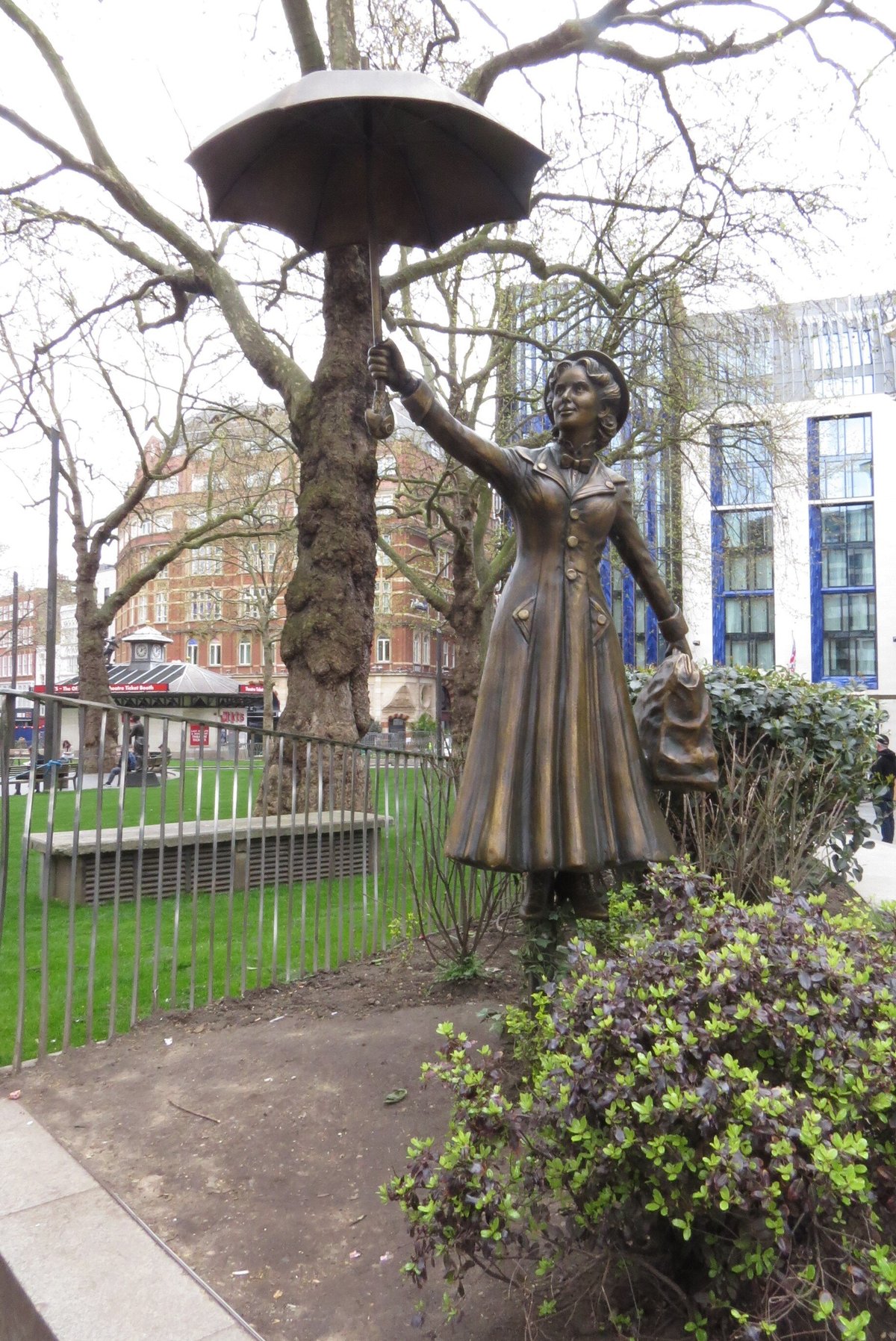 Mary Poppins Statue, Лондон: лучшие советы перед посещением - Tripadvisor