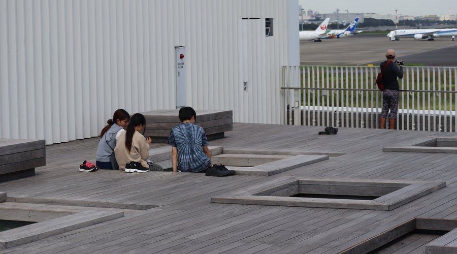 屋上デッキの足湯です