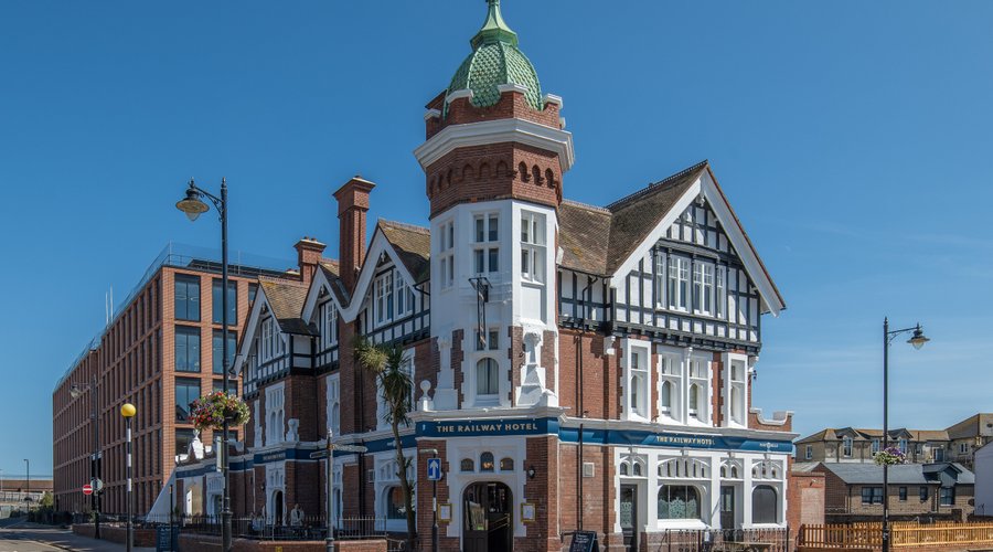 Exterior The Railway Hotel opposite Worthing Railway Station