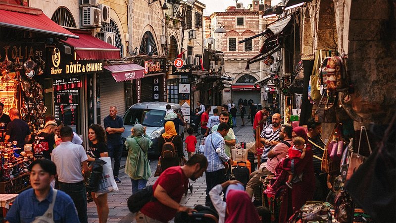 Shopping at a market in Istanbul 