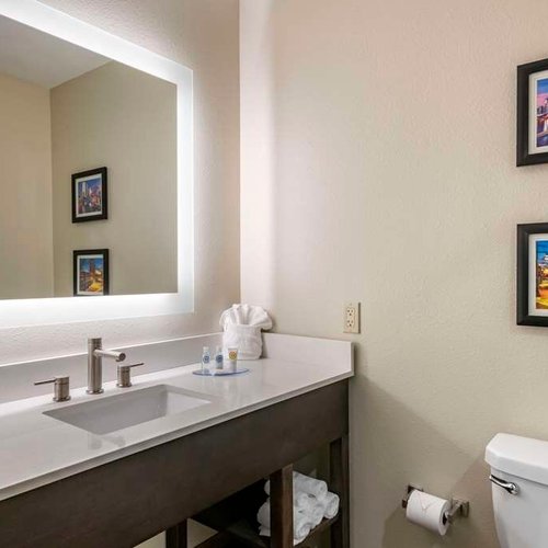 Orangewood Inn and Suites Midtown, Austin – Updated 2024 Prices