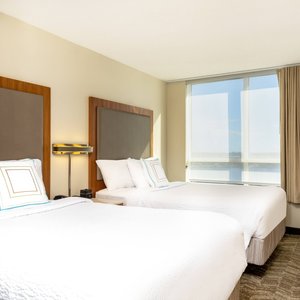 Queen/Queen Lake View Suite