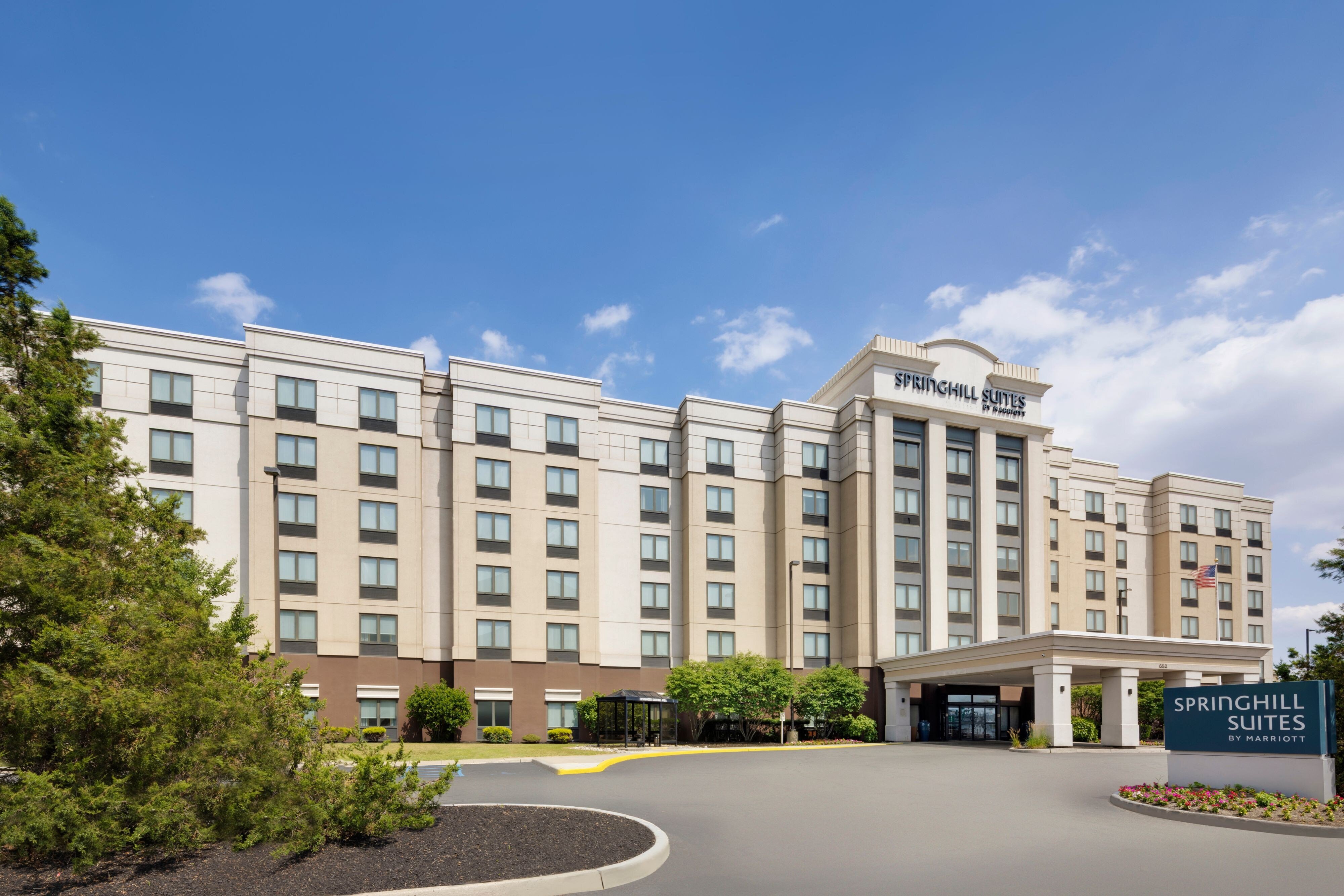 Izod center newark 2025 modern hotel reviews