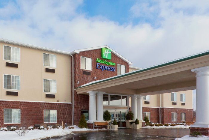 HOLIDAY INN EXPRESS HOTEL & SUITES ASHTABULA-GENEV - Updated 2024 ...