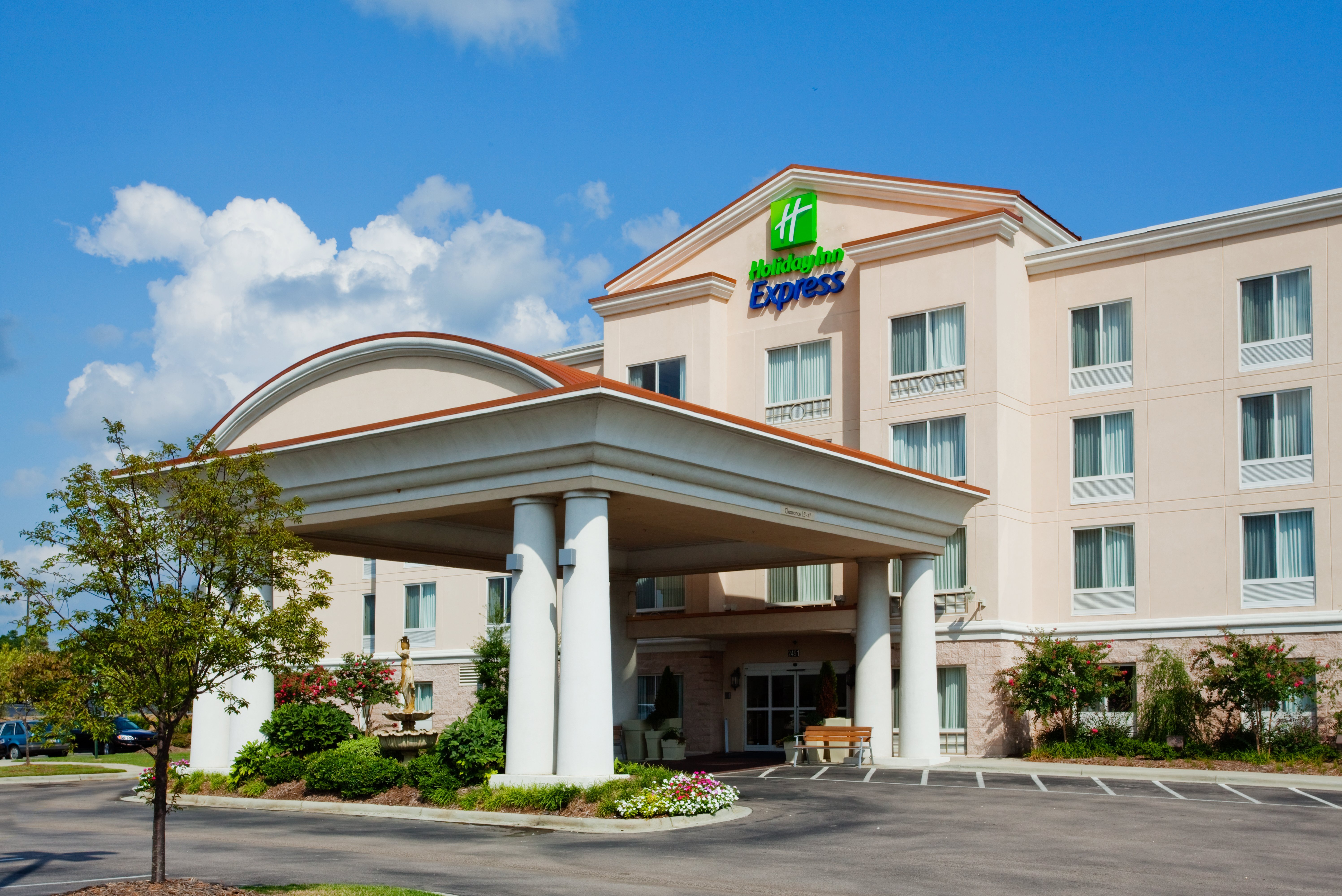 HOLIDAY INN EXPRESS SUITES CONCORD AN IHG HOTEL 114 1 2 2