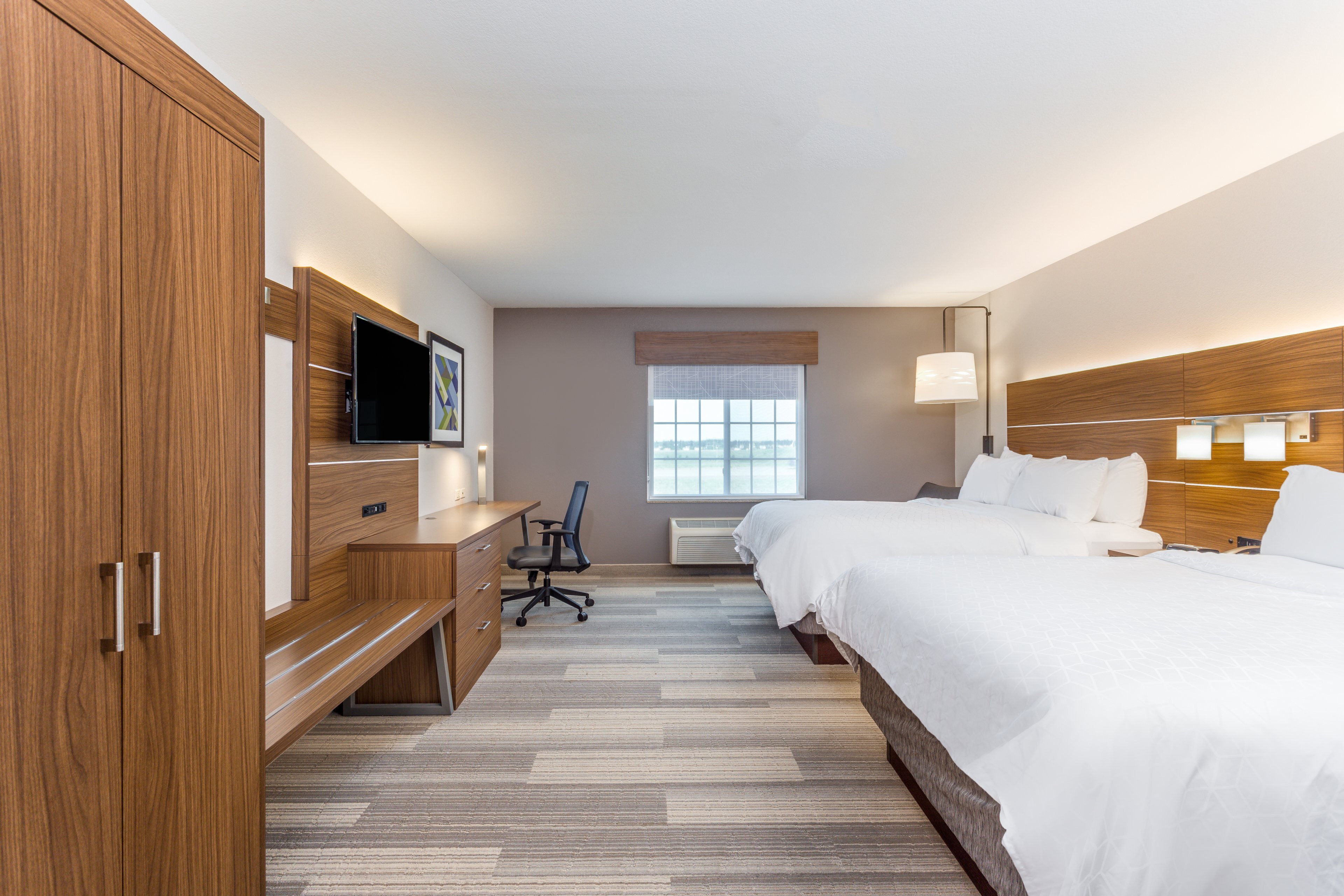 HOLIDAY INN EXPRESS SUITES EAU CLAIRE NORTH AN IHG HOTEL