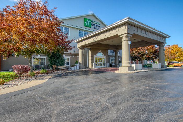 HOLIDAY INN EXPRESS & SUITES OSHKOSH-SR 41, AN IHG HOTEL $115 ($̶1̶3̶9̶ ...